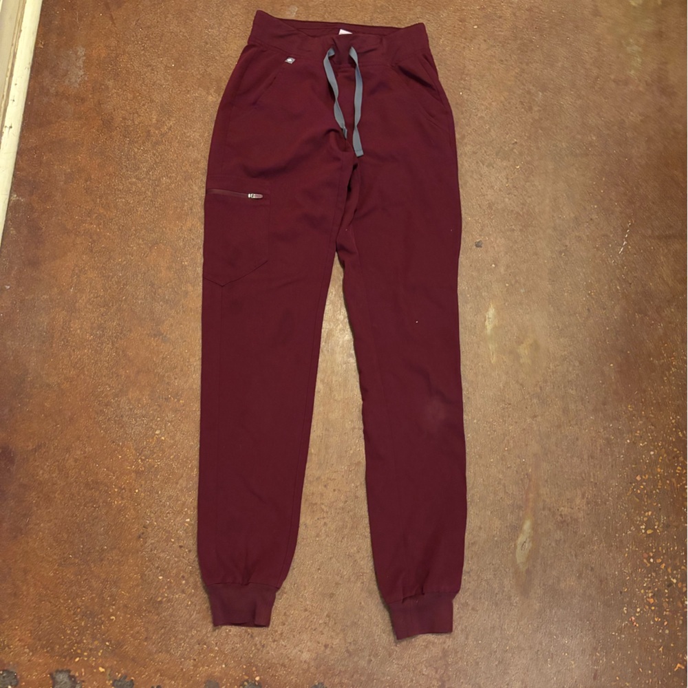 Women’s Burgundy Zamora Jogger Scrub pants XXS/Tall